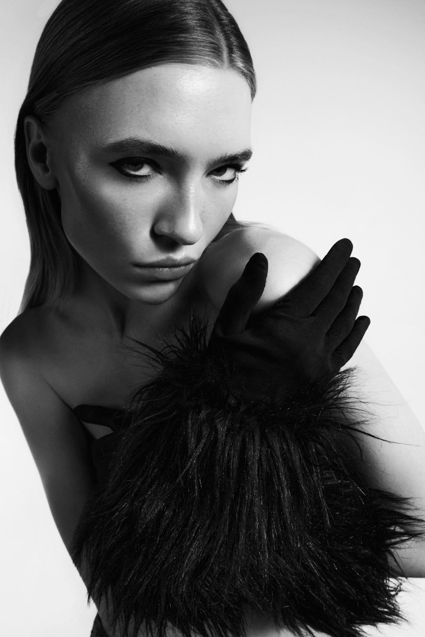 Gorilaspain editorial magazine ELEVEN black and white editorial form VOL 00 gorilaspain phot judith moreno