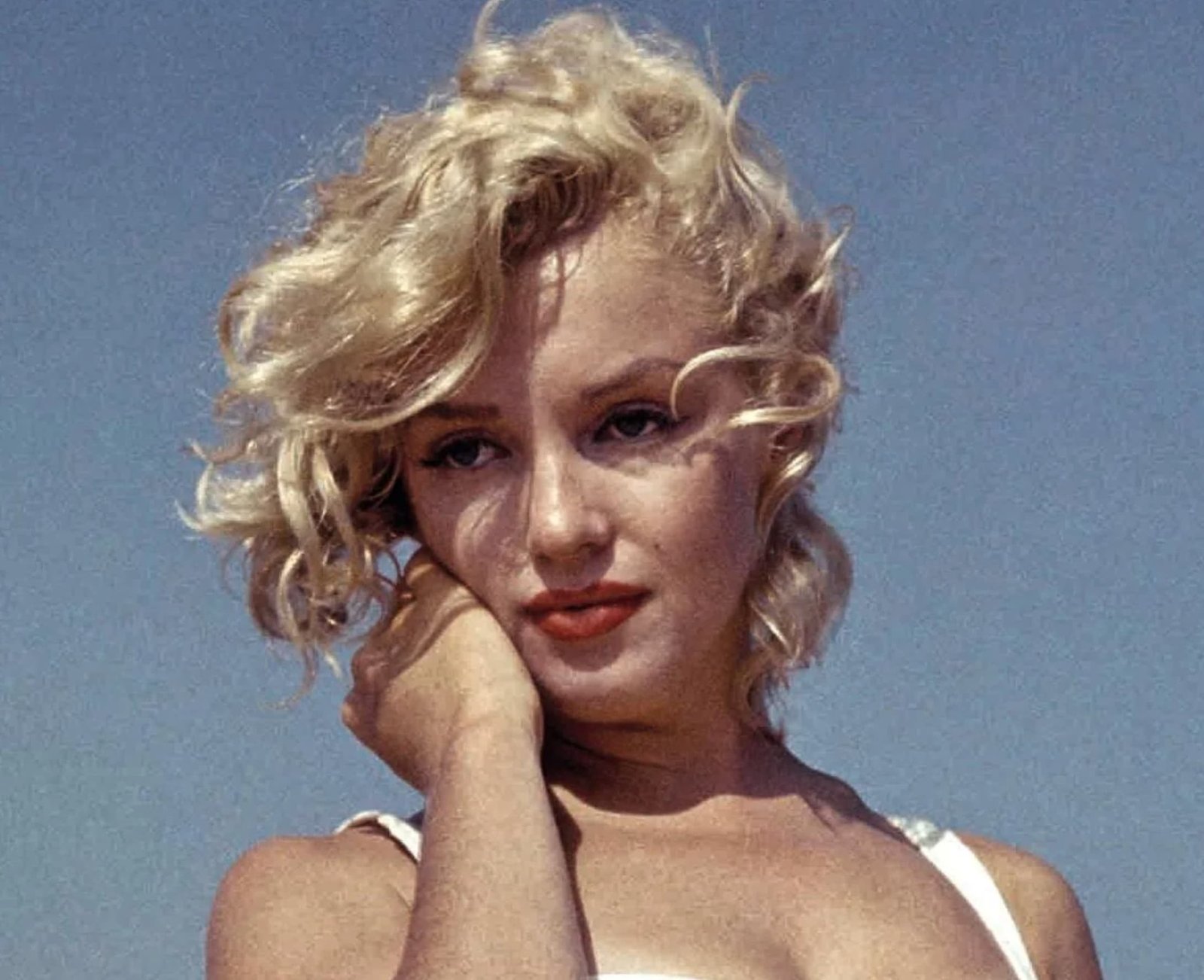 Marilyn Monroe cien años después inspira exposiciones, nuevas lecturas culturales y reflexiones sobre fama, imagen y legado.
