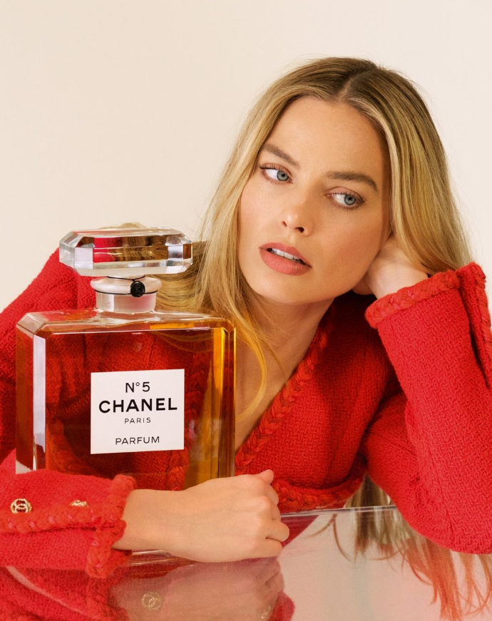 Margot Robbie Announced as Chanel N°5 Ambassador, Bringing Modern Elegance to Iconic Fragrance