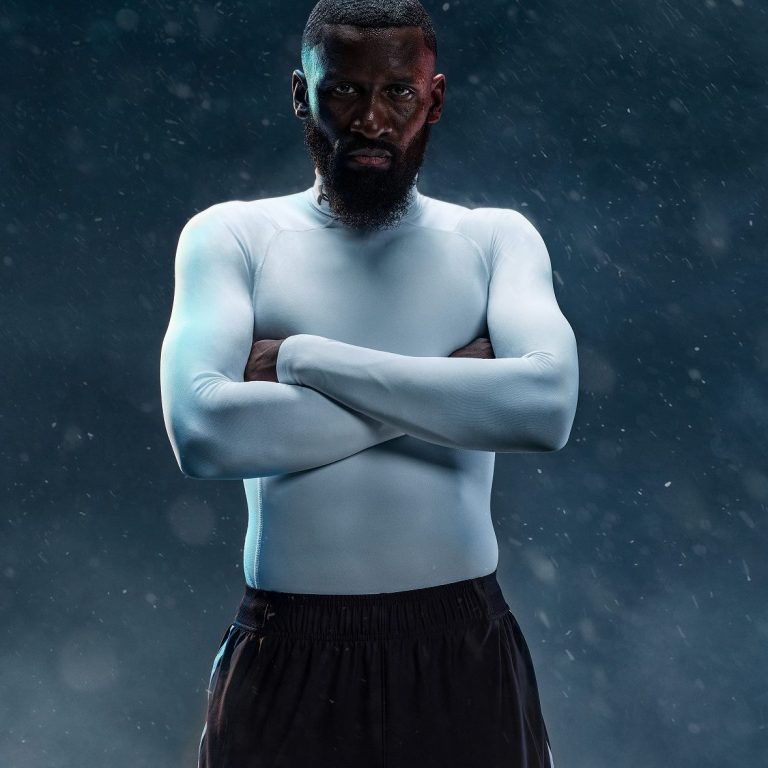 Under Armour ColdGear Compression Shirt: Stay Warm and Unstoppable in Cold Weather Conditions